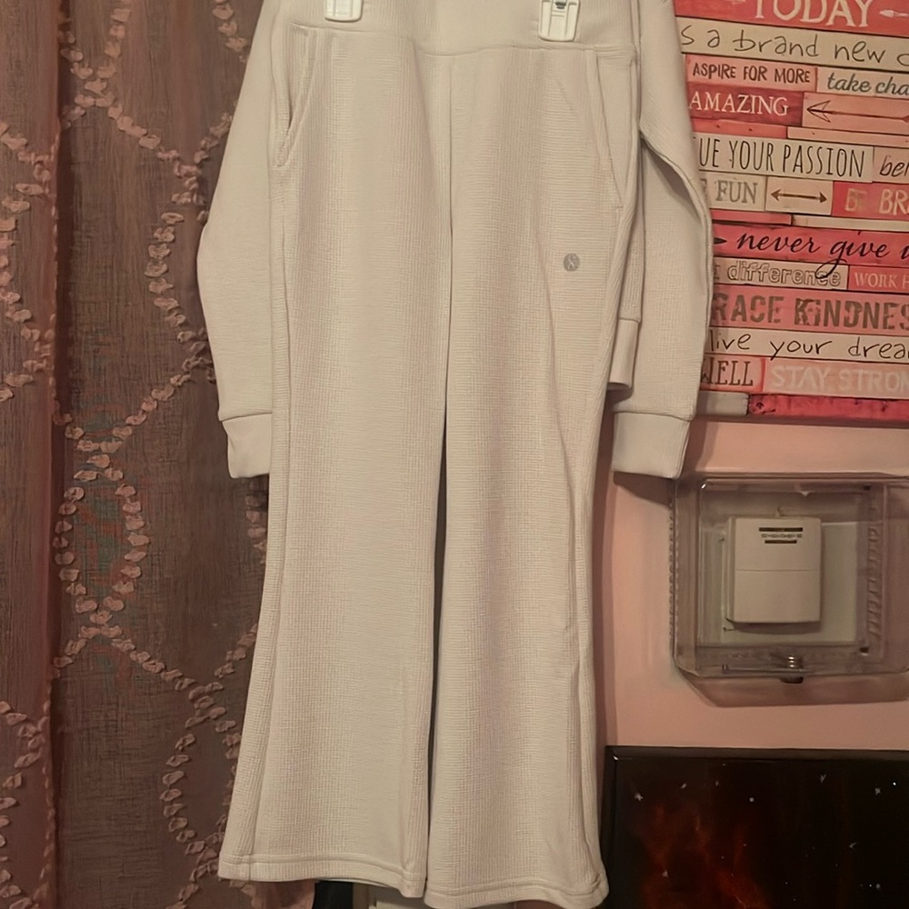 Girls Lounge Set - Picture 2 of 5